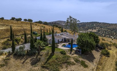 Reventa - Villa -
Vinuela - Inland