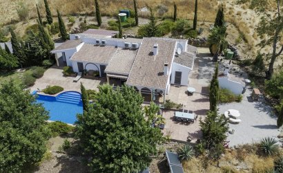 Reventa - Villa -
Vinuela - Inland