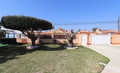 Resale - Villa -
Torrevieja - Chaparral