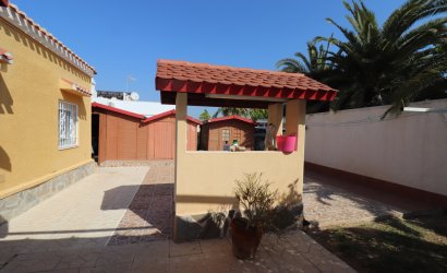 Resale - Villa -
Torrevieja - Chaparral