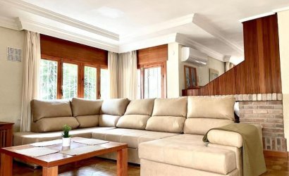 Herverkoop - Villa -
Orihuela Costa - Campoamor