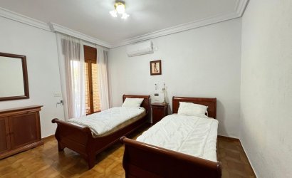 Herverkoop - Villa -
Orihuela Costa - Campoamor