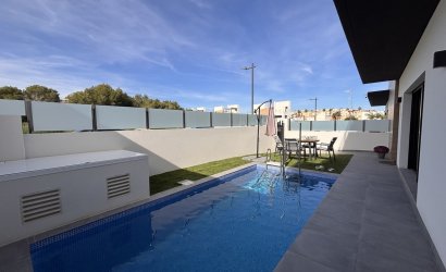 Resale - Villa -
Villamartin - Costa Blanca