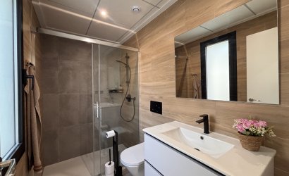 Resale - Villa -
Villamartin - Costa Blanca