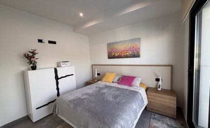 Resale - Villa -
Villamartin - Costa Blanca