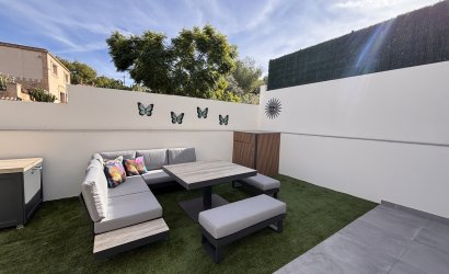 Resale - Villa -
Villamartin - Costa Blanca