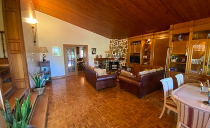 Herverkoop - Villa -
Petrer