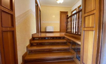 Herverkoop - Villa -
Petrer