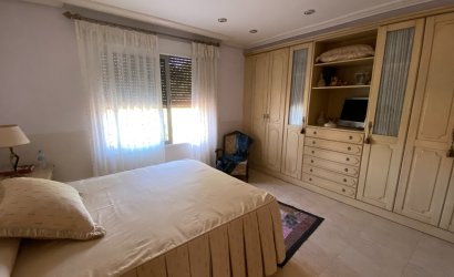 Herverkoop - Villa -
Petrer