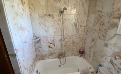 Herverkoop - Villa -
Petrer