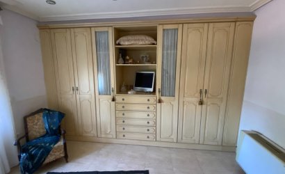 Herverkoop - Villa -
Petrer