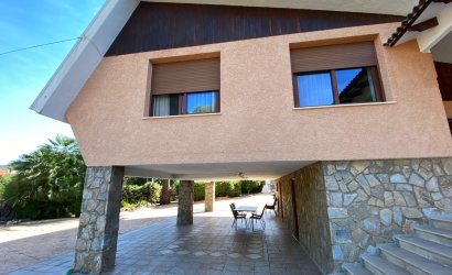 Herverkoop - Villa -
Petrer