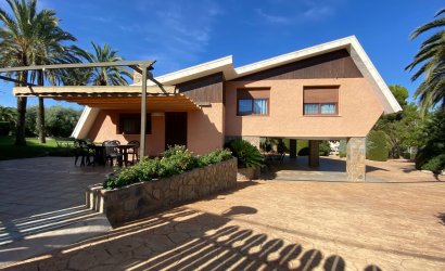 Herverkoop - Villa -
Petrer