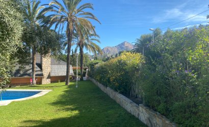 Herverkoop - Villa -
Petrer