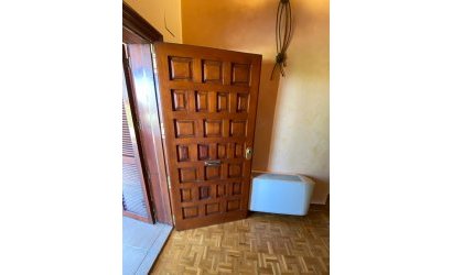 Herverkoop - Villa -
Petrer