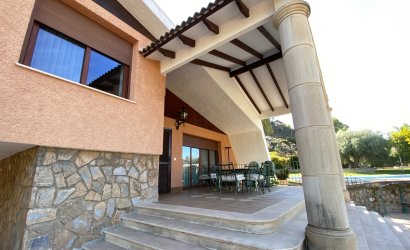 Herverkoop - Villa -
Petrer