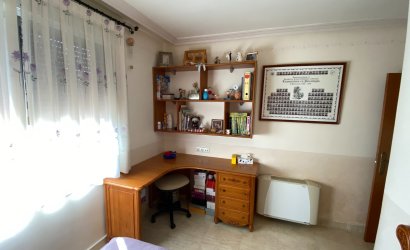 Herverkoop - Villa -
Petrer