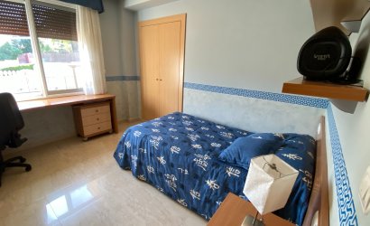 Herverkoop - Villa -
Petrer