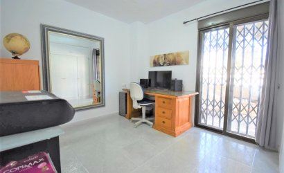 Resale - Villa -
Orihuela Costa - Villamartín