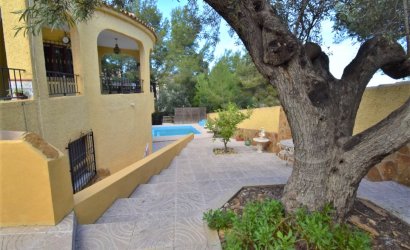 Resale - Villa -
Orihuela Costa - Villamartín