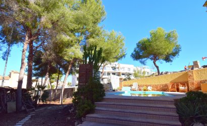 Resale - Villa -
Orihuela Costa - Villamartín