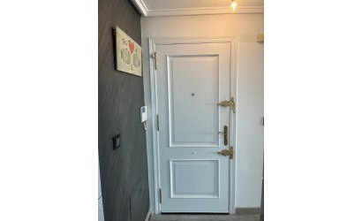 Revente - Apartment -
Torrevieja - Centro