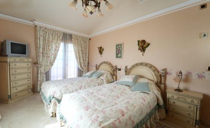 Resale - Villa -
Orihuela Costa - Campoamor