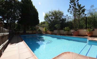 Resale - Villa -
Orihuela Costa - Campoamor