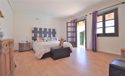 Herverkoop - Villa -
Orihuela Costa - Villamartin