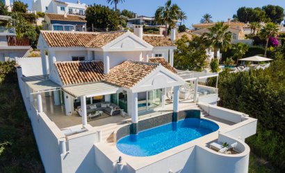 Resale - Villa -
Marbella - Nueva Andalucía