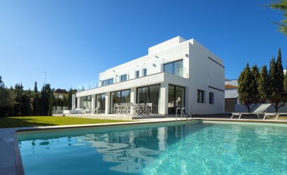 Resale - Villa -
Marbella - Nueva Andalucía