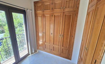 Reventa - Villa -
Vinuela - Inland