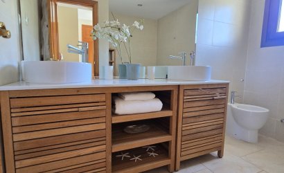 Reventa - Villa -
Vinuela - Inland