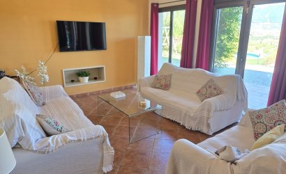 Reventa - Villa -
Vinuela - Inland