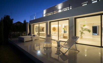 Resale - Villa -
Marbella - Nueva Andalucía