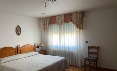 Herverkoop - Villa -
Elda