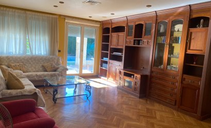 Herverkoop - Villa -
Elda