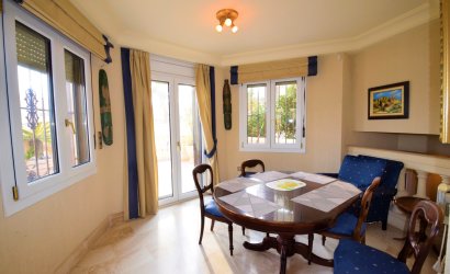 Resale - Villa -
Guardamar del Segura - El Moncayo