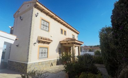 Revente - Villa -
San Miguel de Salinas - Las Comunicaciones