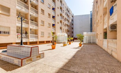 Revente - Apartment -
Torrevieja - Centro