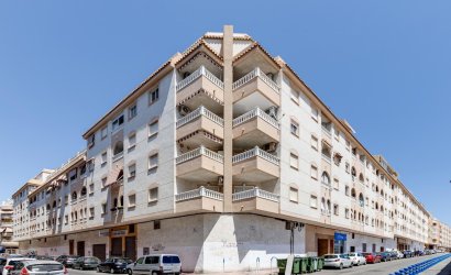Revente - Apartment -
Torrevieja - Centro