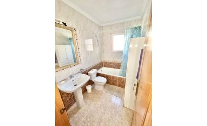 Herverkoop - Town House -
Playa Flamenca - Costa Blanca