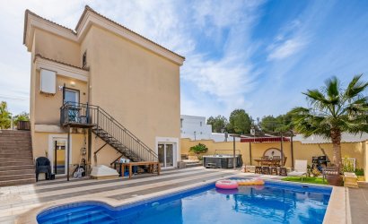 Revente - Villa -
Orihuela Costa - Costa Blanca