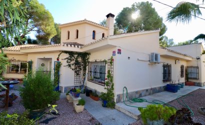 Resale - Villa -
Algorfa - Castillo de montemar