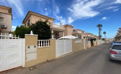 Revente - Villa -
Orihuela Costa - Costa Blanca