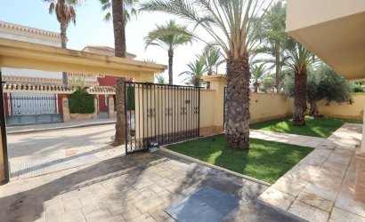 Herverkoop - Villa -
Cabo Roig - Costa Blanca