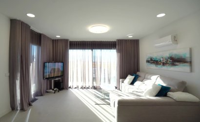 Revente - Apartment -
Finestrat