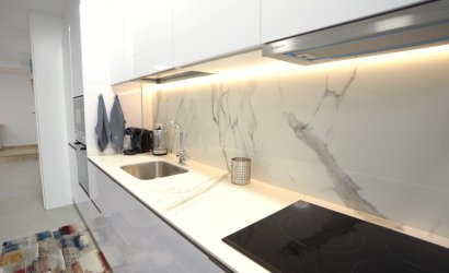 Revente - Apartment -
Finestrat