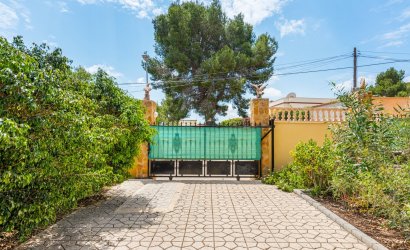 Herverkoop - Villa -
Jacarilla - Inland