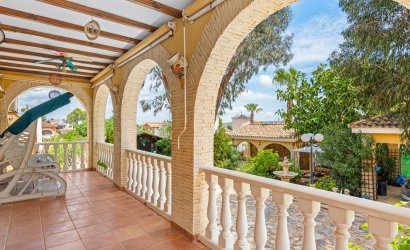 Herverkoop - Villa -
Jacarilla - Inland